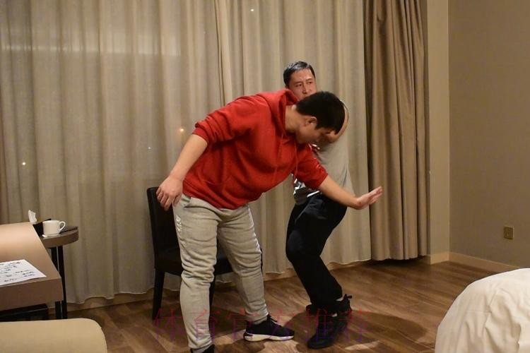 新华社:出家门,见球门——武汉足球文化在社区生枝发芽 新华社:出家门,见球门——武汉足球文化在社区生枝发芽